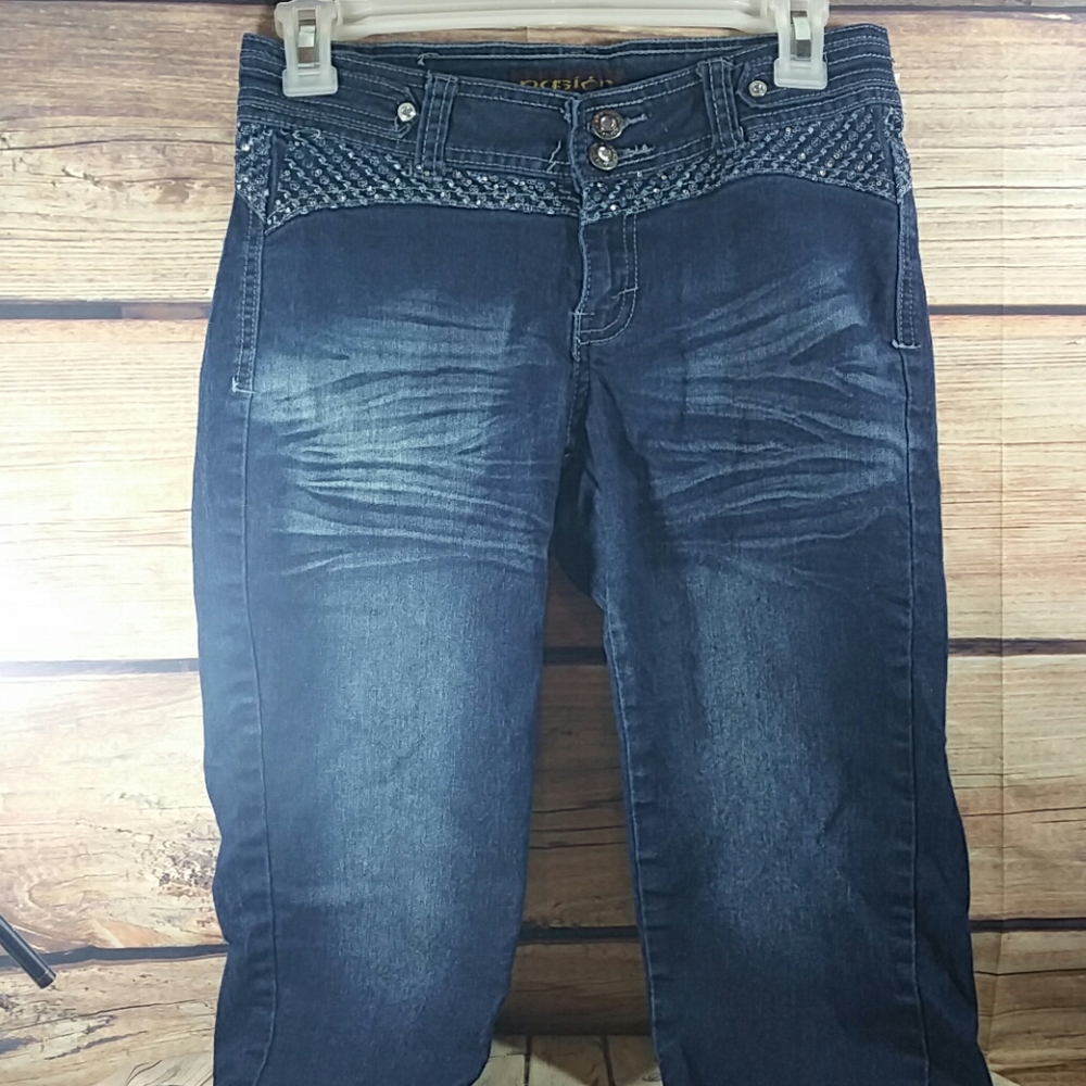 Pasion Denim Capri's Size 5